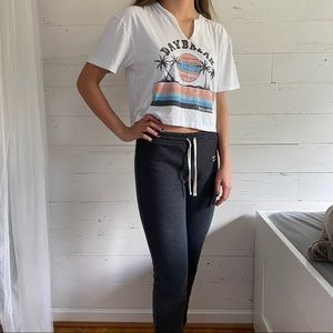 Billabong Lounge Set - Cropped t-shirt & joggers